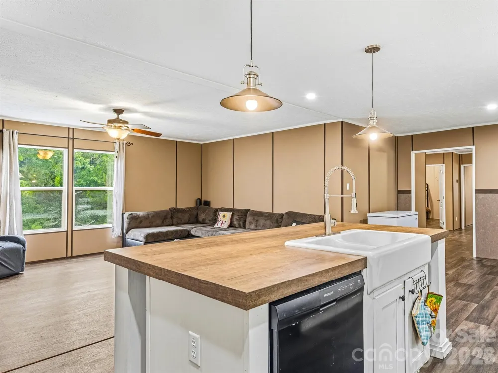 395 Old US 19 23 Highway Candler, NC 28715