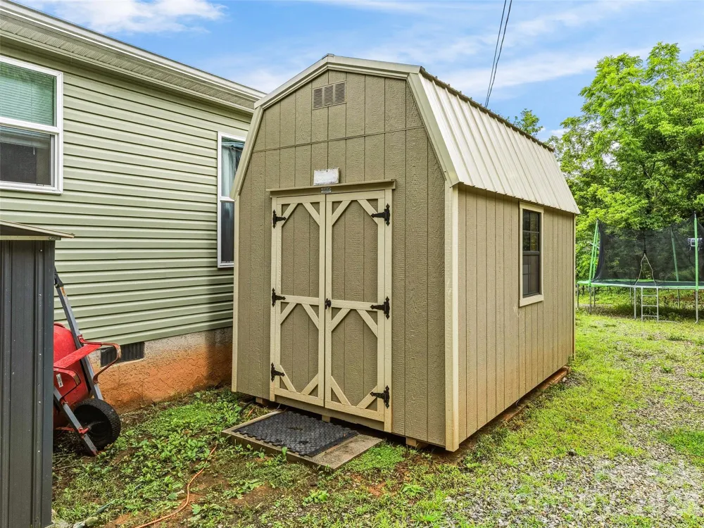 395 Old US 19 23 Highway Candler, NC 28715