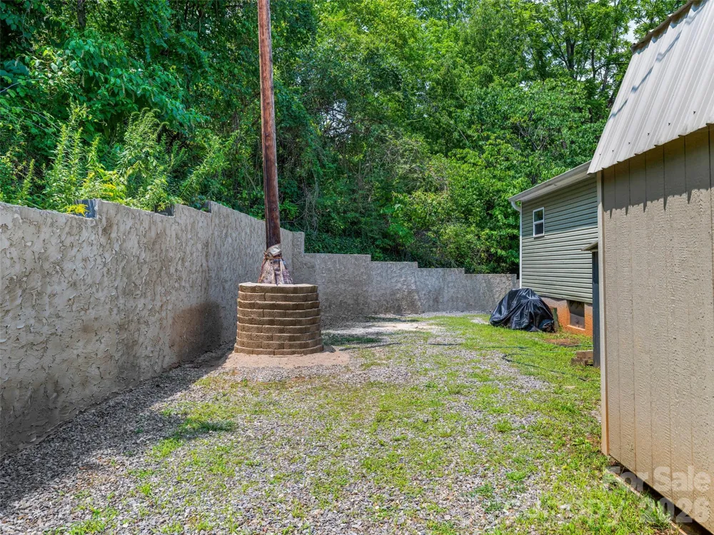 395 Old US 19 23 Highway Candler, NC 28715