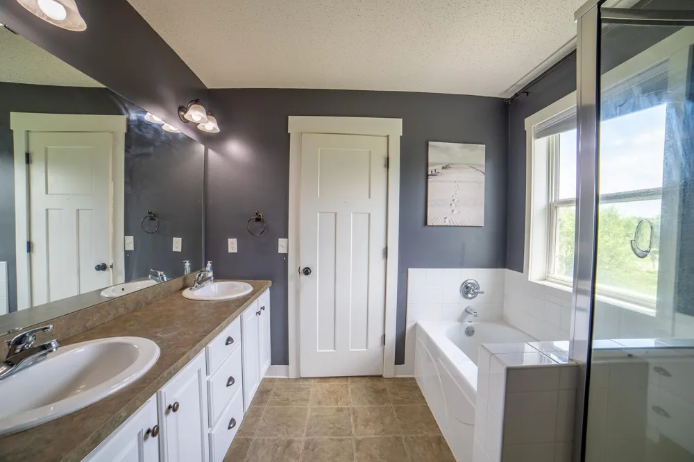 9499 Gander Lane Minnetrista, MN 55375