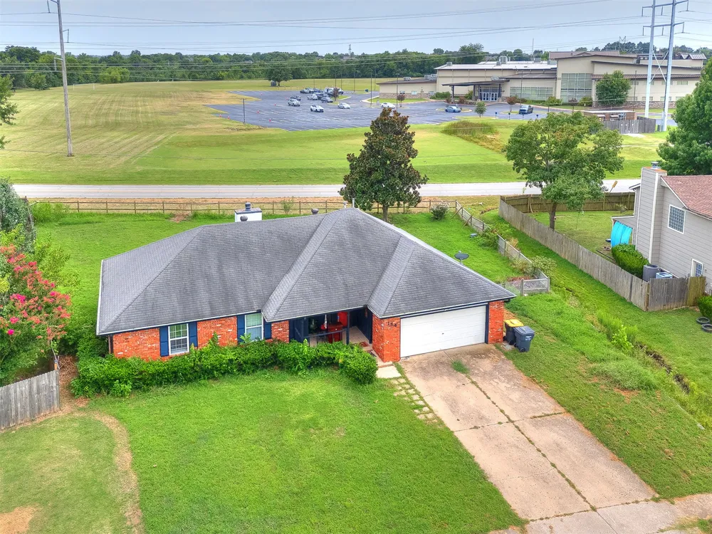 164 Fox Run Circle Jenks, OK 74037