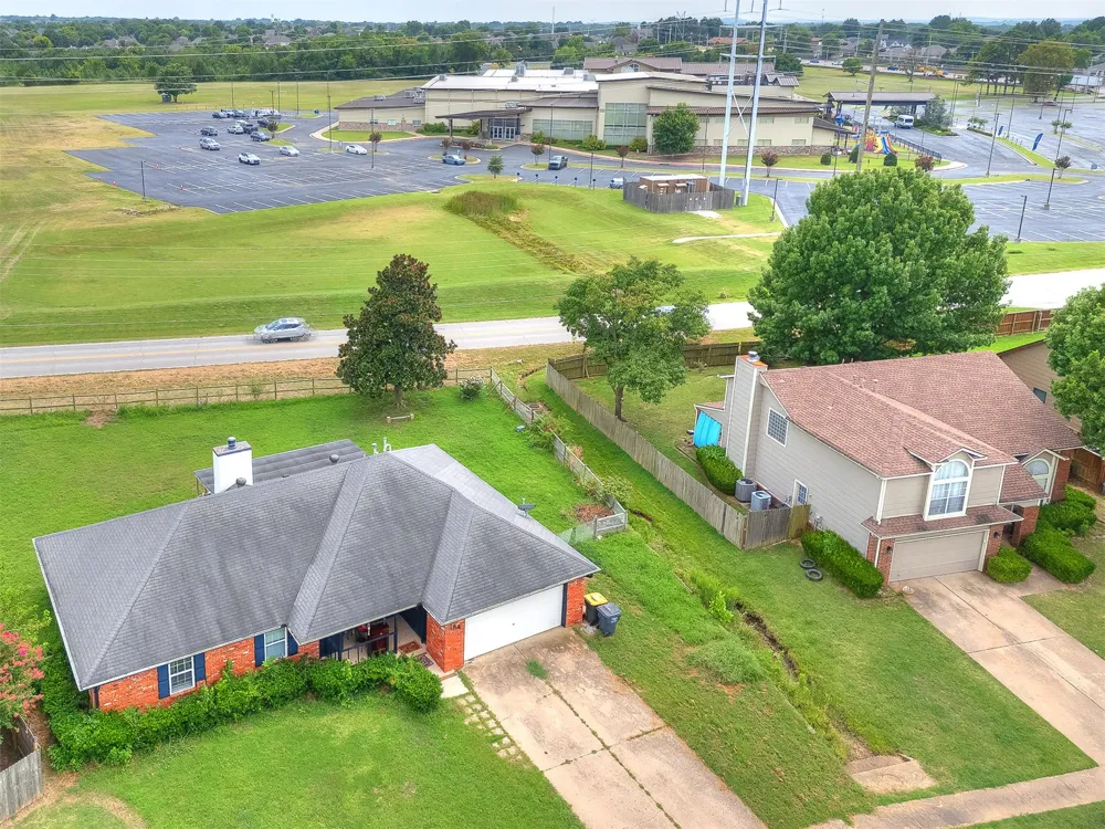164 Fox Run Circle Jenks, OK 74037