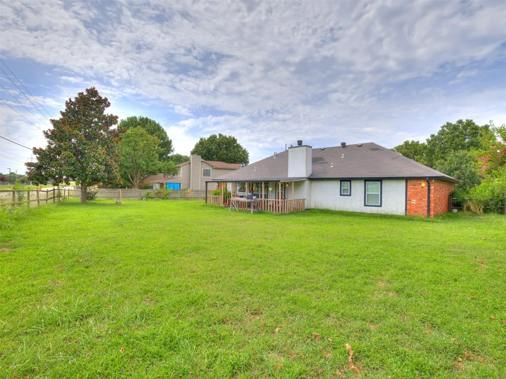 164 Fox Run Circle Jenks, OK 74037
