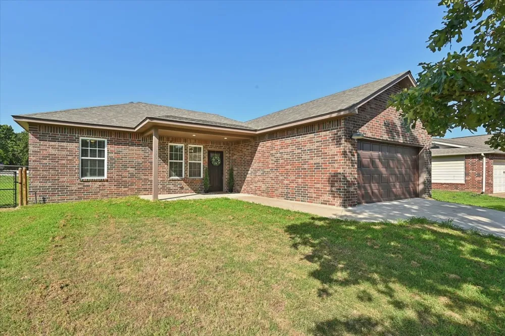 800 Grand Place Mannford, OK 74044