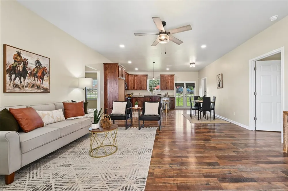 800 Grand Place Mannford, OK 74044