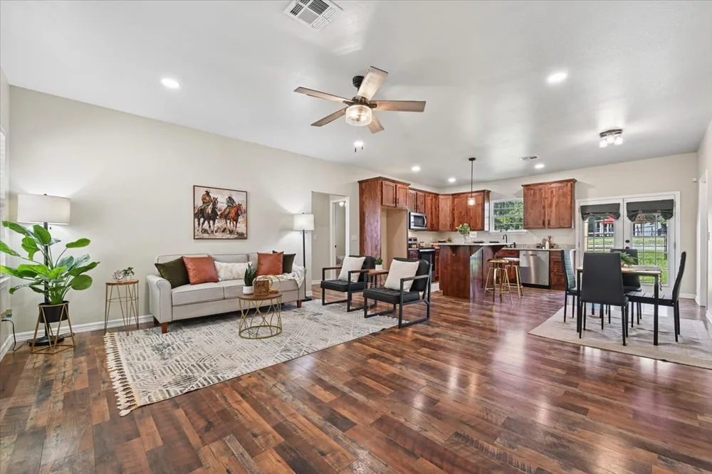 800 Grand Place Mannford, OK 74044