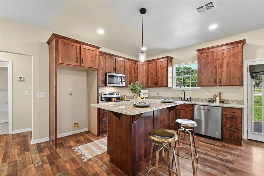 800 Grand Place Mannford, OK 74044