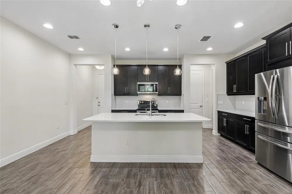 2410 ARCH AVENUE Oldsmar, FL 34677