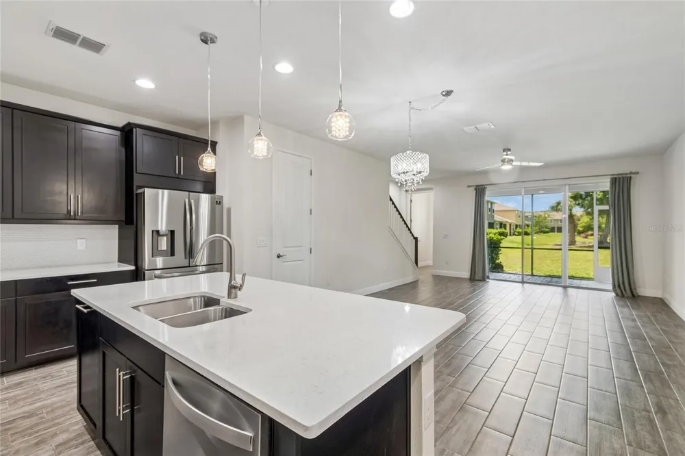 2410 ARCH AVENUE Oldsmar, FL 34677