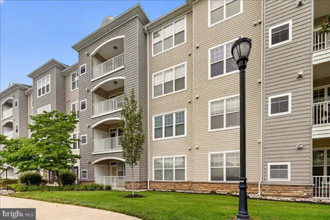 425 MASTERSON COURT