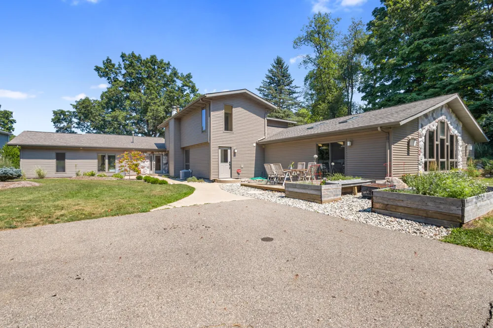12180 E D AVENUE Richland, MI 49083