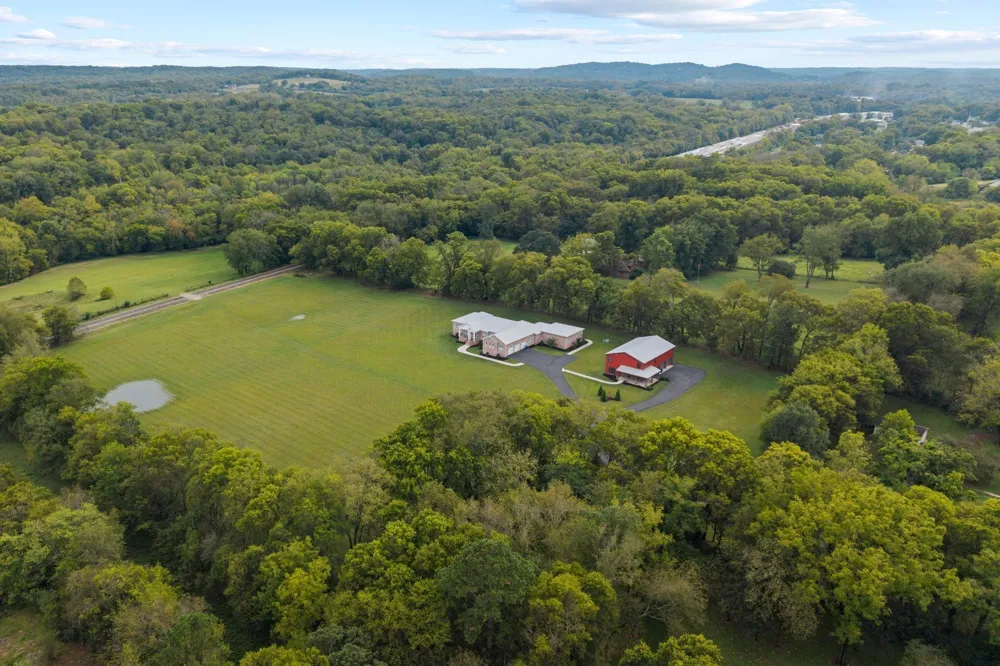 808 N Main St Mount Pleasant, TN 38474