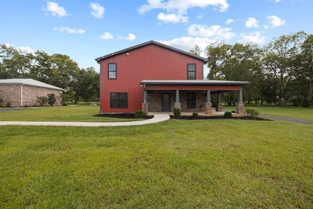 808 N Main St Mount Pleasant, TN 38474