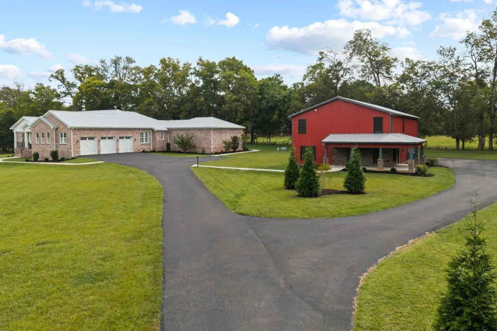 808 N Main St Mount Pleasant, TN 38474
