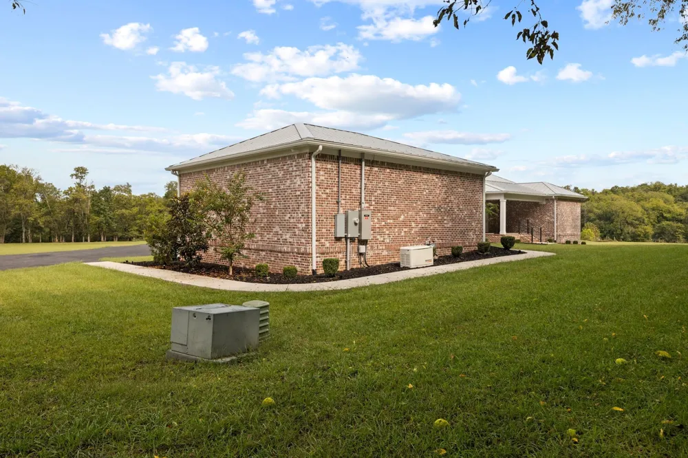 808 N Main St Mount Pleasant, TN 38474