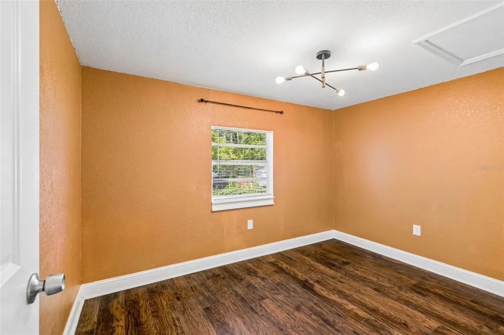 1202 E ANNIE STREET Tampa, FL 33612