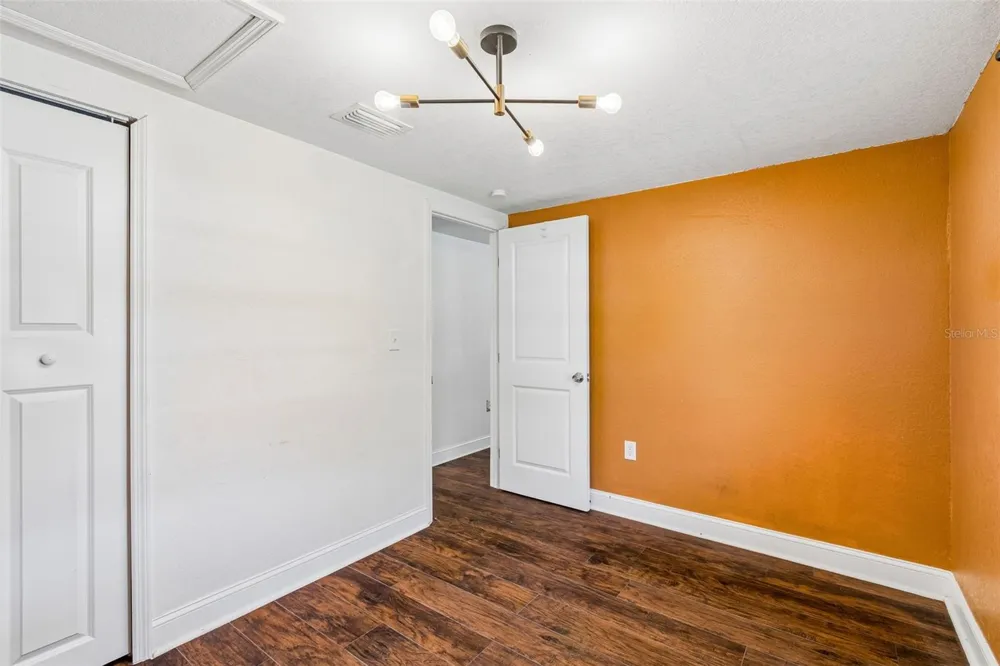1202 E ANNIE STREET Tampa, FL 33612