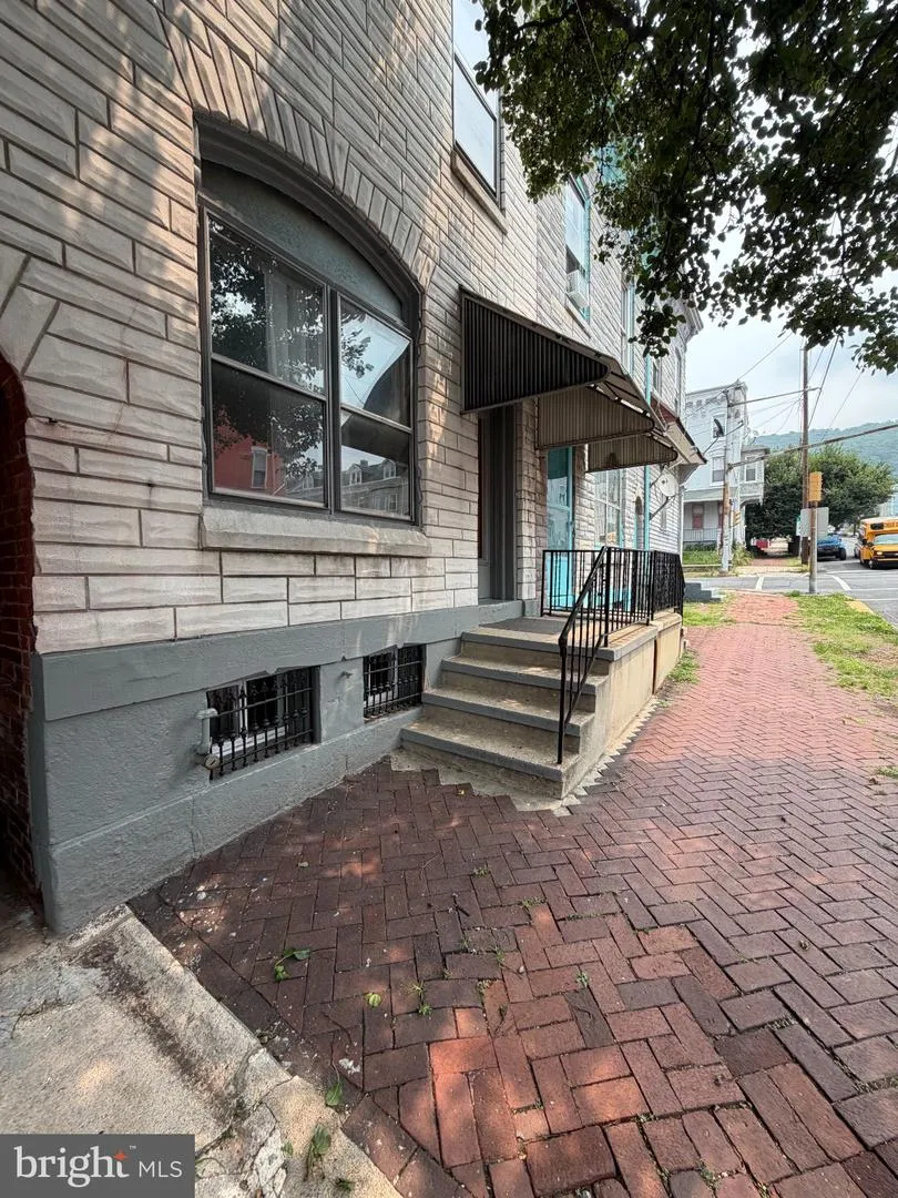 1049 OLEY STREET Reading, PA 19604