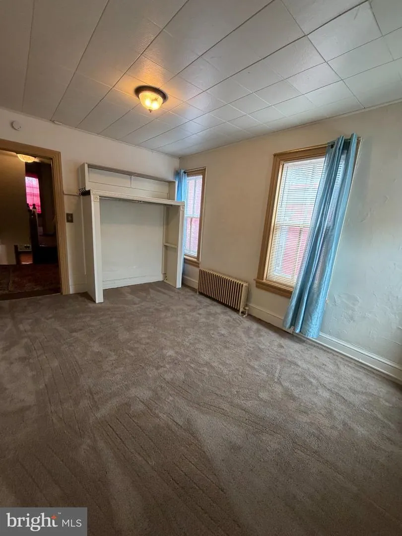 1049 OLEY STREET Reading, PA 19604