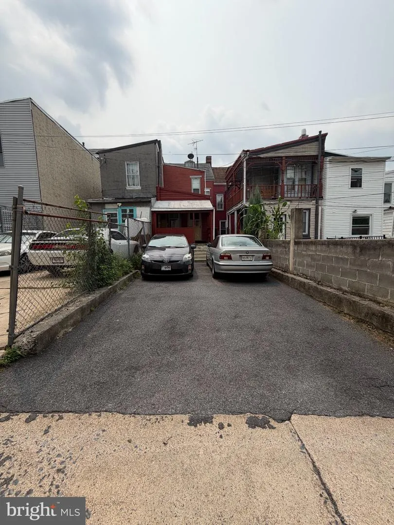 1049 OLEY STREET Reading, PA 19604