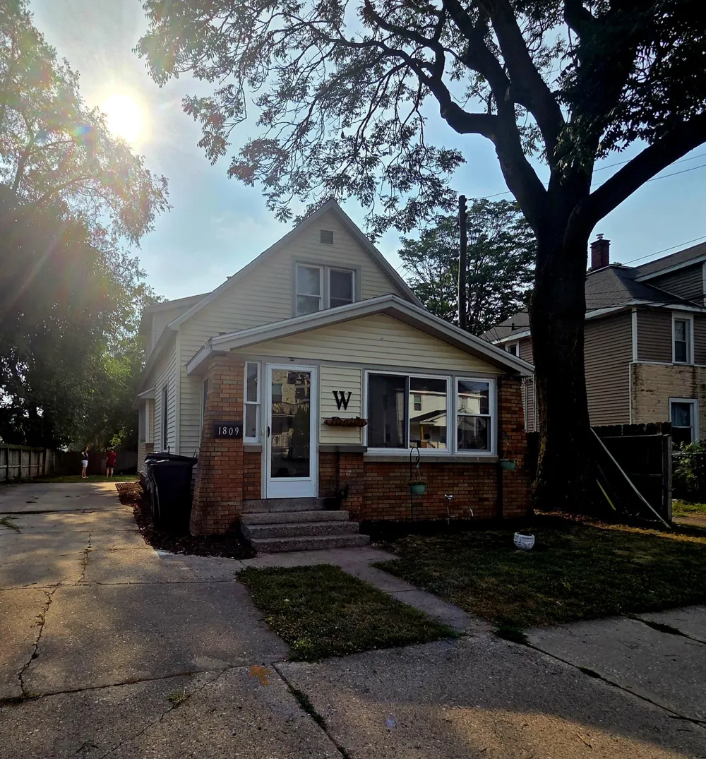 1809 Godfrey Avenue SW Wyoming, MI 49509