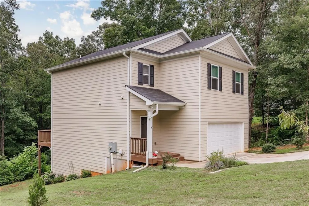 103 Three Rivers Court Hull, GA 30646