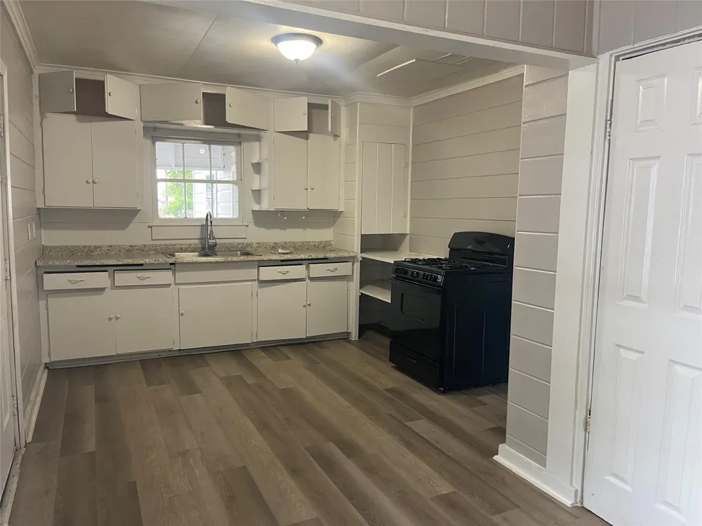 407 Magnolia Street Highlands, TX 77562