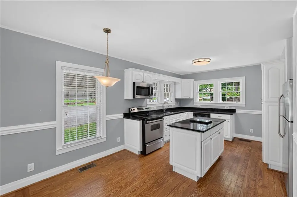 1141 Jefferson Avenue East Point, GA 30344