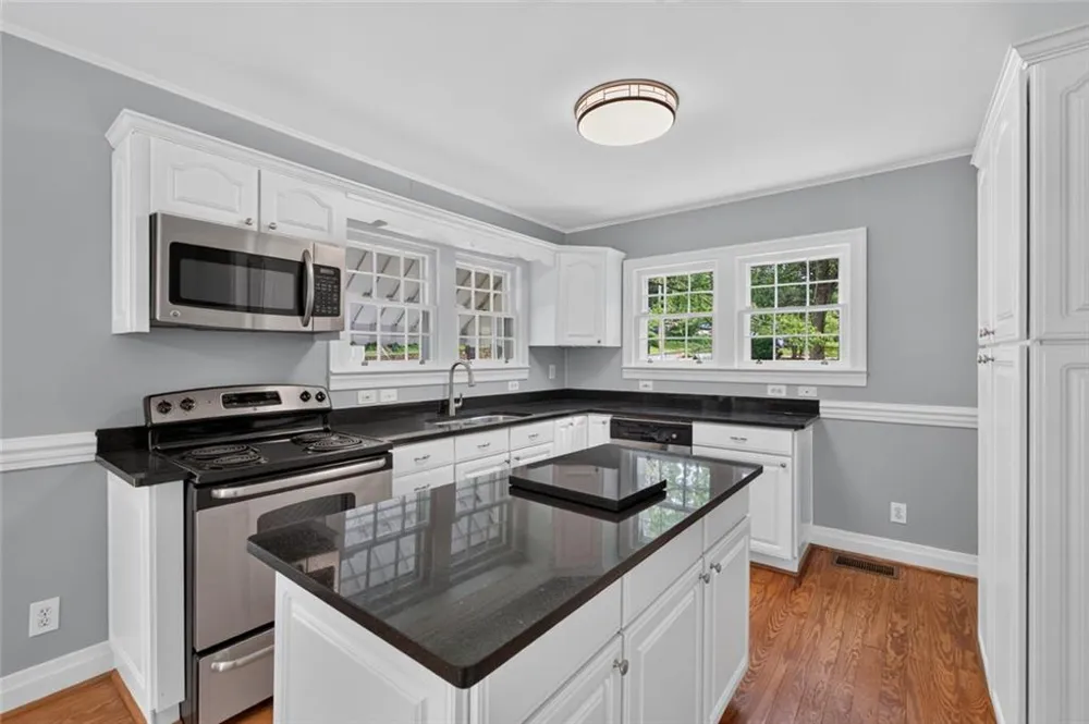 1141 Jefferson Avenue East Point, GA 30344