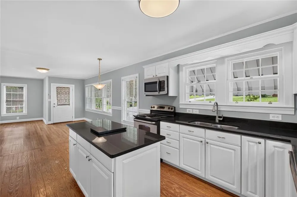 1141 Jefferson Avenue East Point, GA 30344