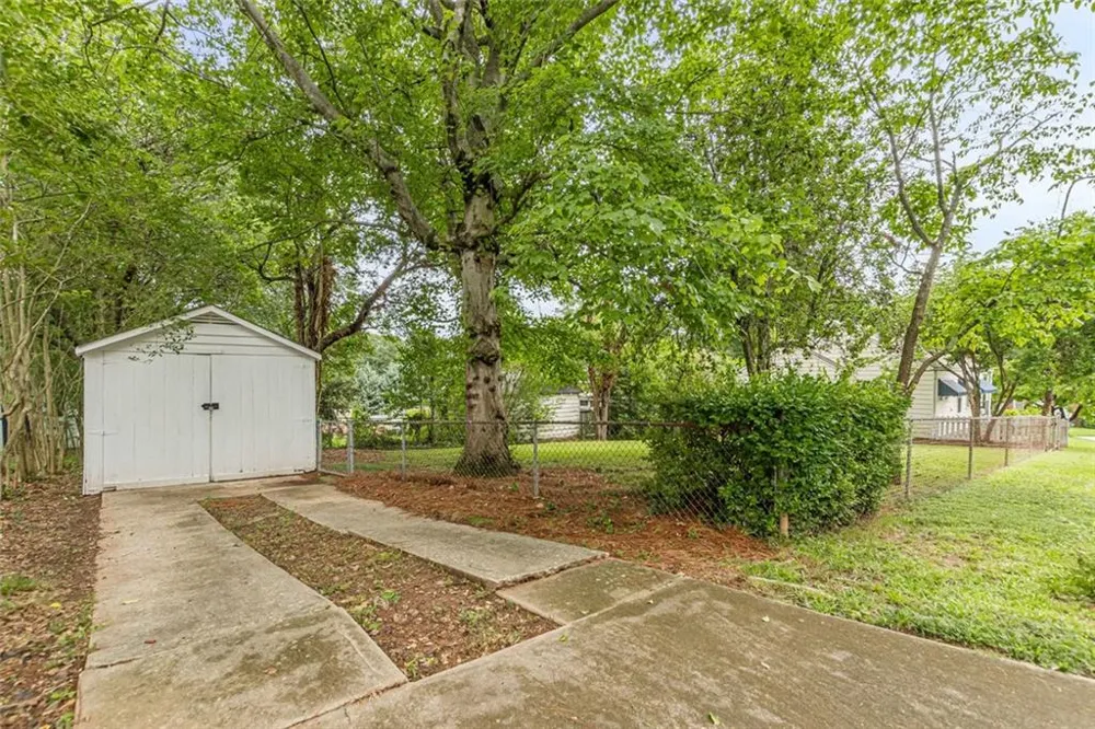 1141 Jefferson Avenue East Point, GA 30344