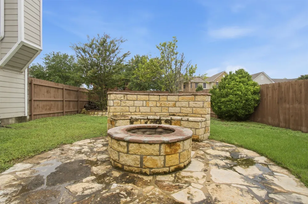 113 Scarlet Oak Cove Kyle, TX 78640