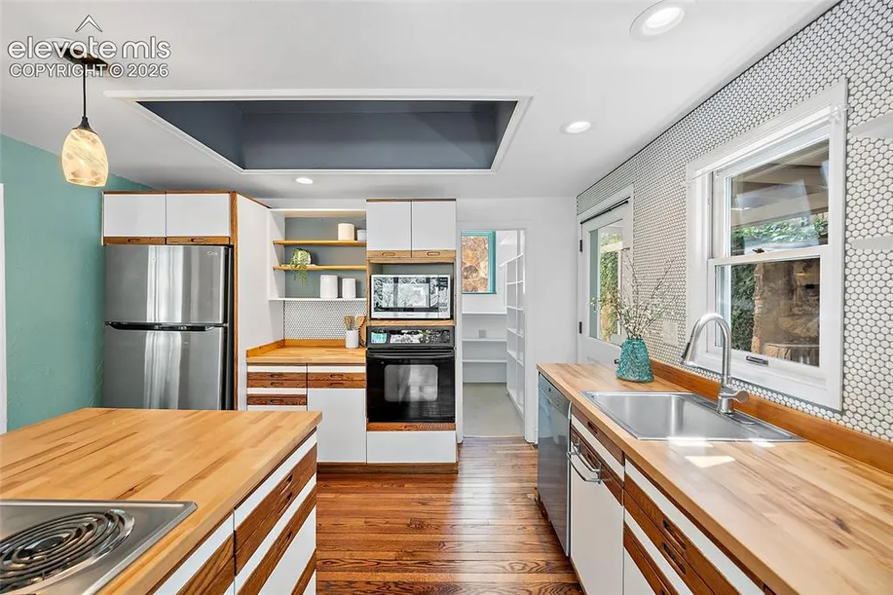 17 Washington Avenue Manitou Springs, CO 80829