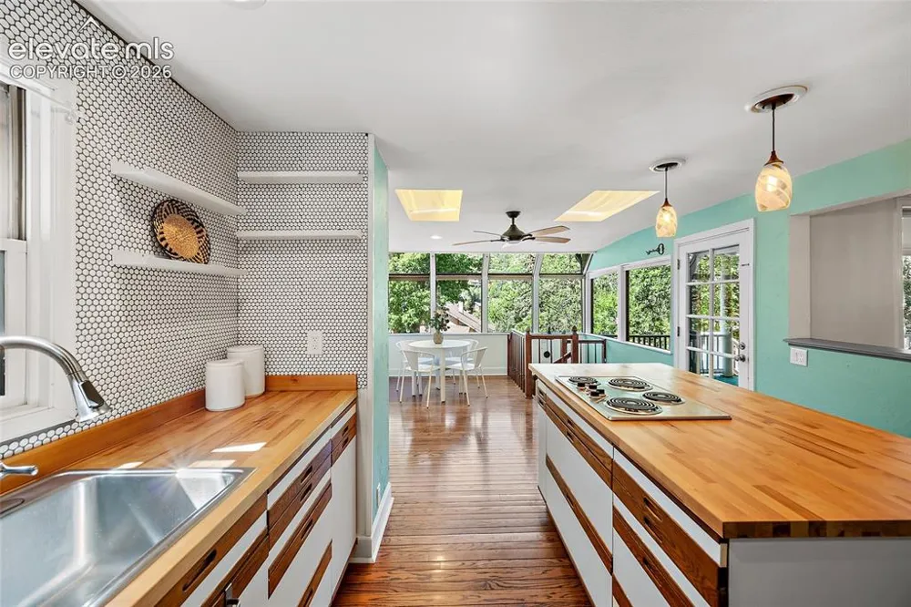 17 Washington Avenue Manitou Springs, CO 80829