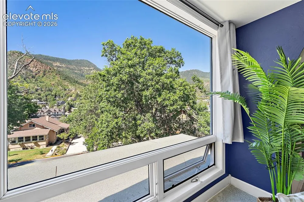 17 Washington Avenue Manitou Springs, CO 80829