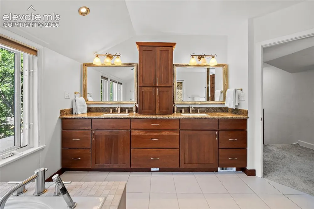 17 Washington Avenue Manitou Springs, CO 80829