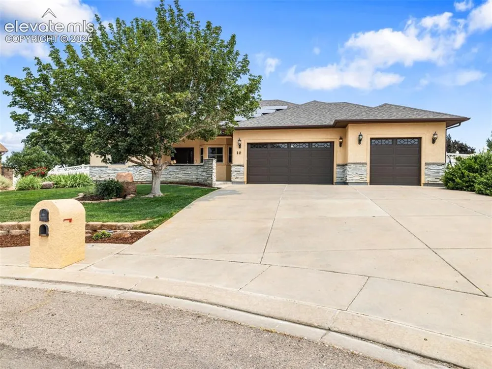 10 Erica Court Pueblo, CO 81001