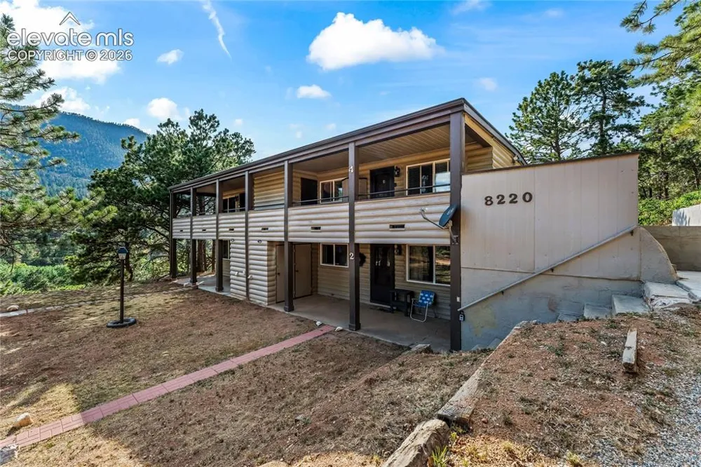 8220 W Highway 24 Cascade, CO 80809