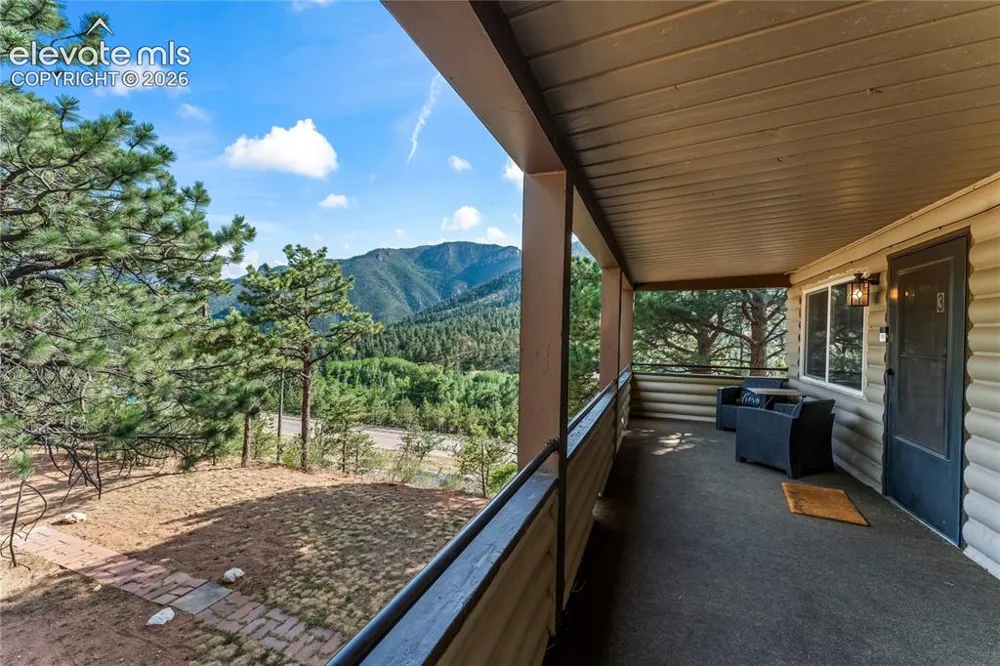 8220 W Highway 24 Cascade, CO 80809