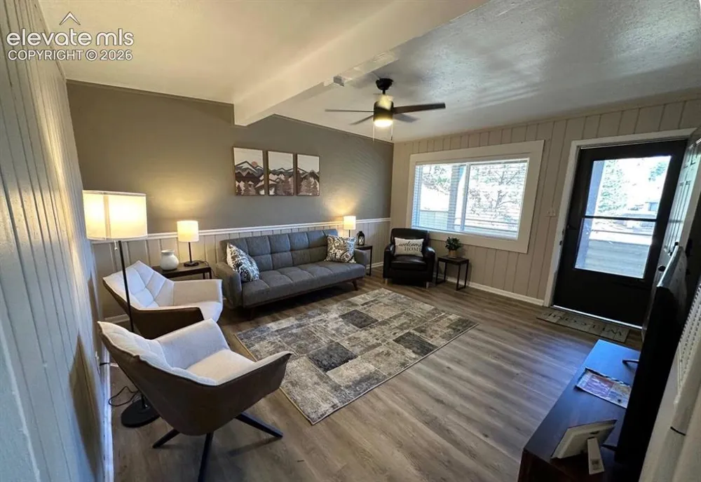8220 W Highway 24 Cascade, CO 80809