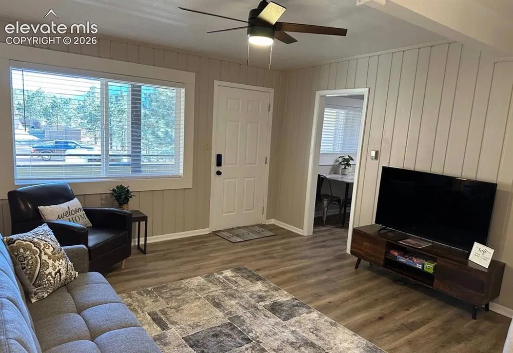 8220 W Highway 24 Cascade, CO 80809