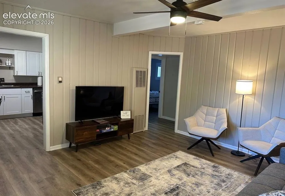 8220 W Highway 24 Cascade, CO 80809