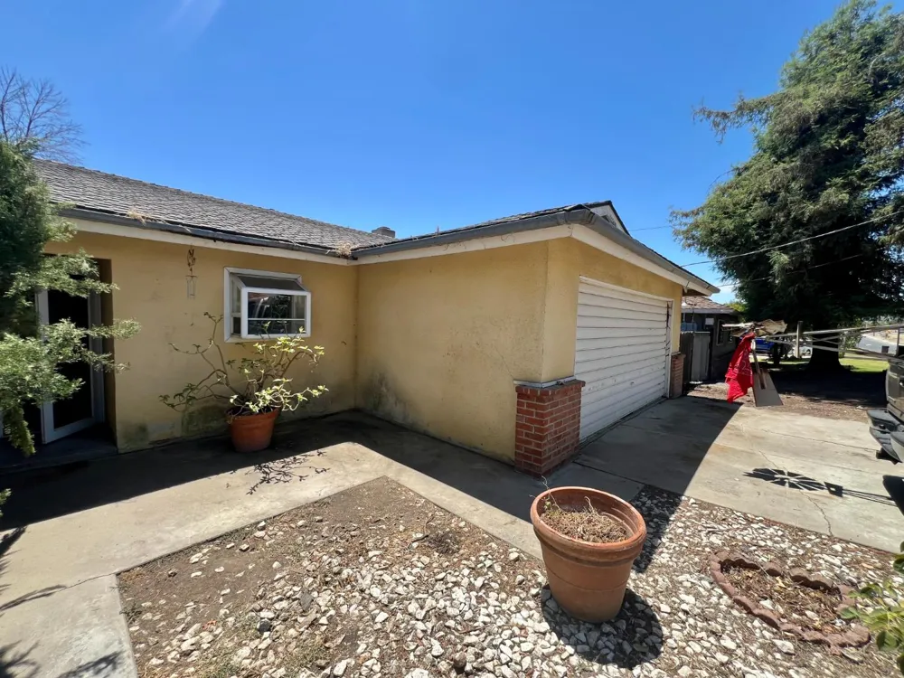 1569 E Olive Avenue Porterville, CA 93257