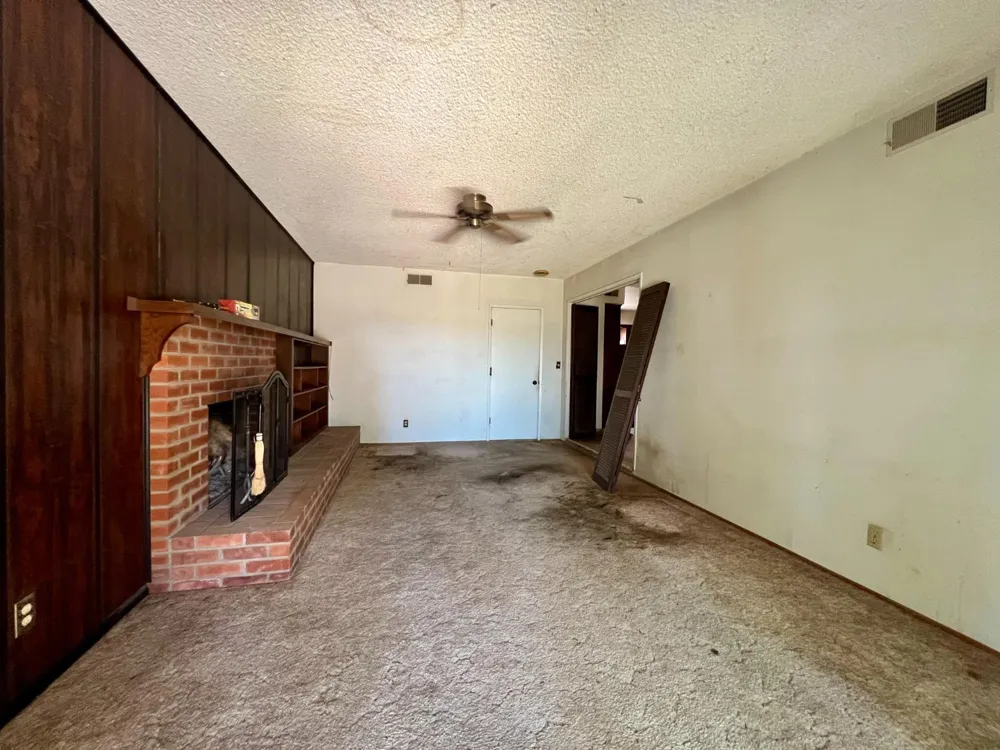 1569 E Olive Avenue Porterville, CA 93257