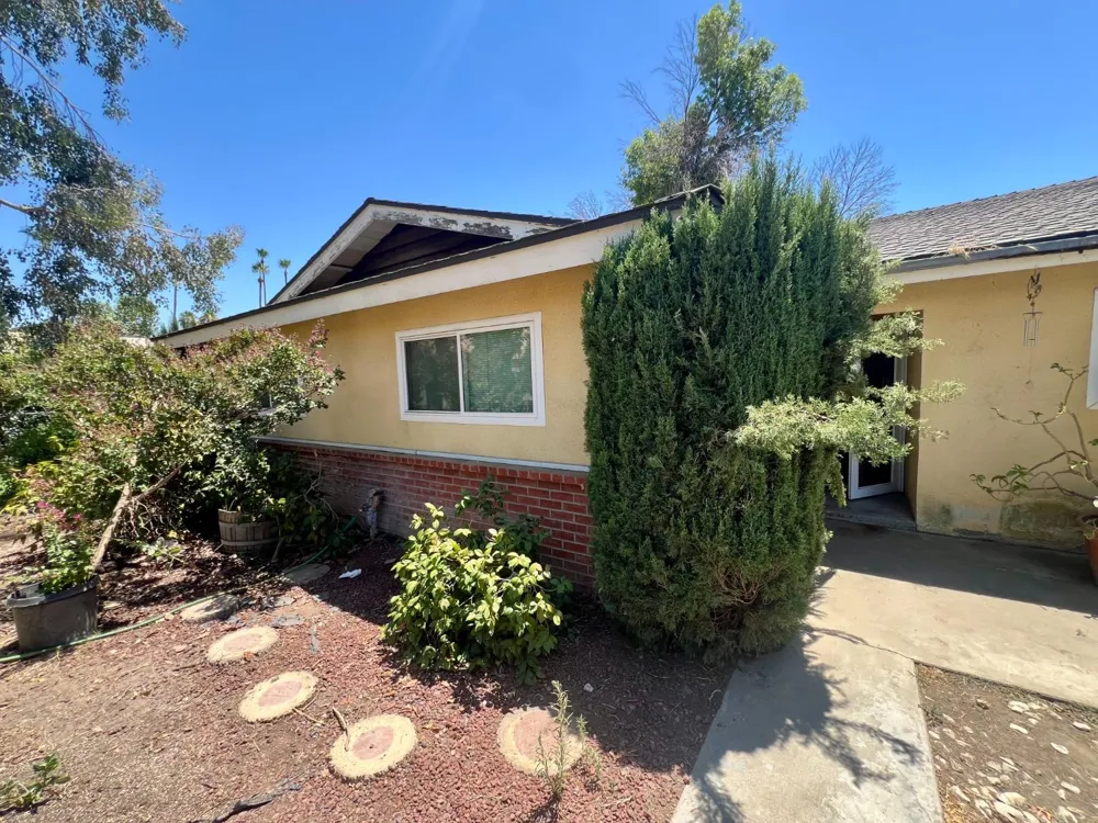 1569 E Olive Avenue Porterville, CA 93257