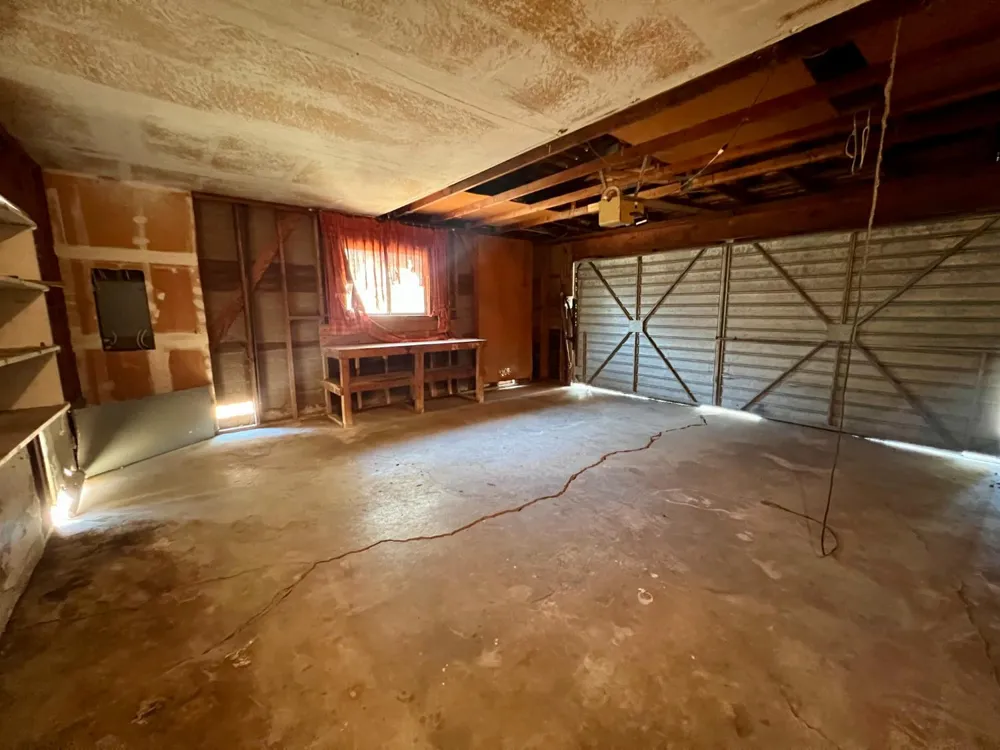 1569 E Olive Avenue Porterville, CA 93257