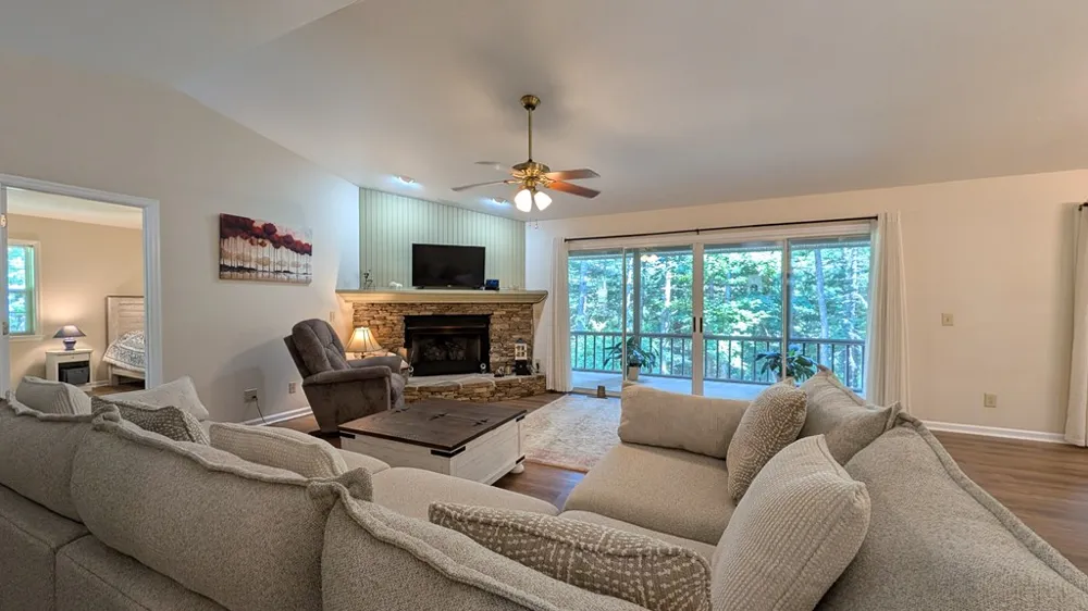 5302 Summerwood Lane Young Harris, GA 30582