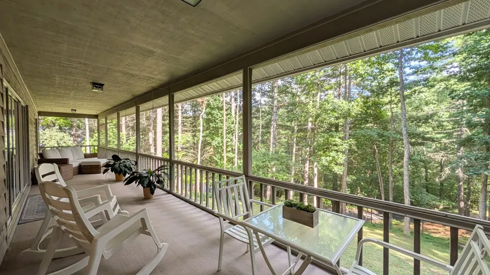5302 Summerwood Lane Young Harris, GA 30582