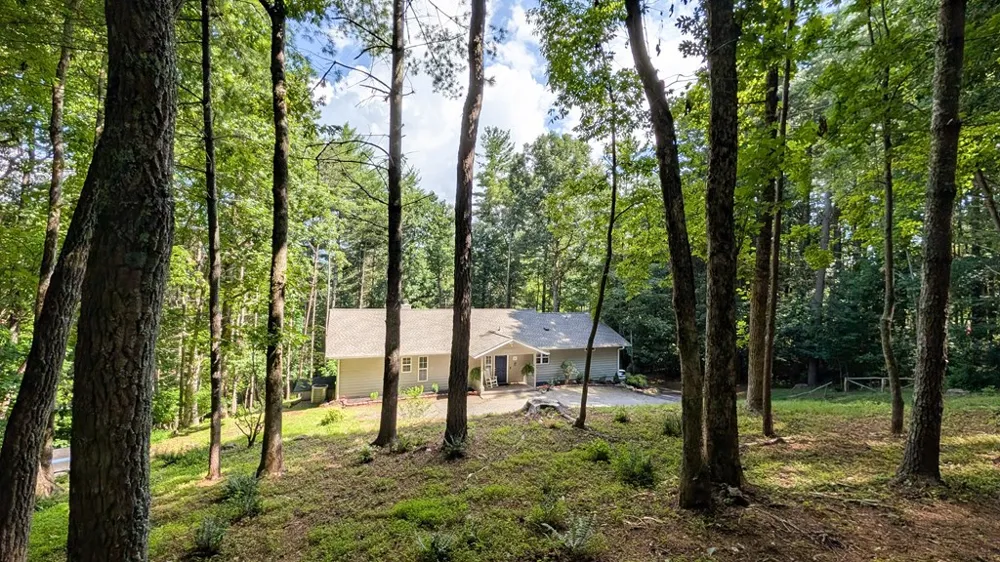 5302 Summerwood Lane Young Harris, GA 30582