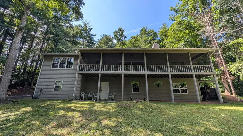 5302 Summerwood Lane Young Harris, GA 30582